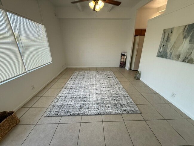 Photo - 2 Bed 1 Bath Spacious Apartment Unit 4