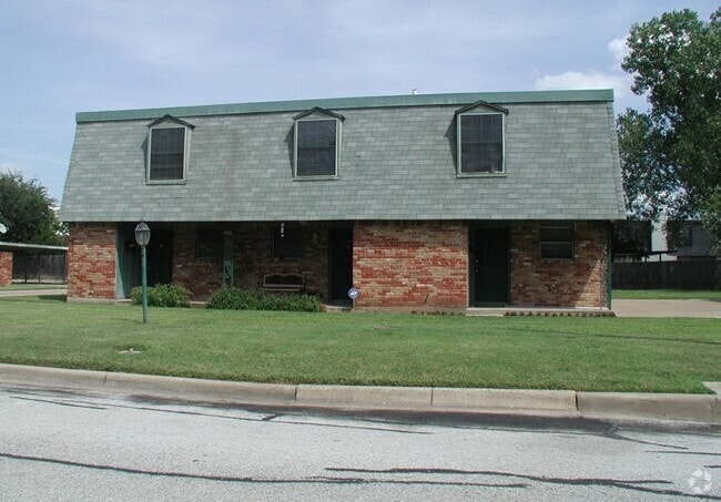 Building Photo - 4004 Scruggs Dr Unit B Rental