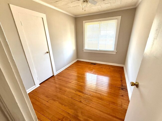 Photo - 100 Bowen Cir