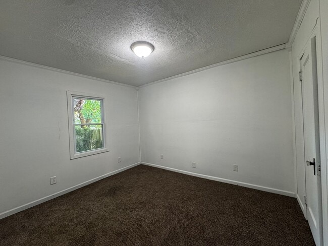 Photo - 2324 E Riverside Dr