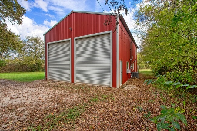 Building Photo - 425 Campbell Rd