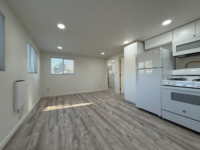 Photo - 1441 1/2 Sheridan Ave