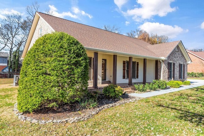 Photo - 755 Regal Dr