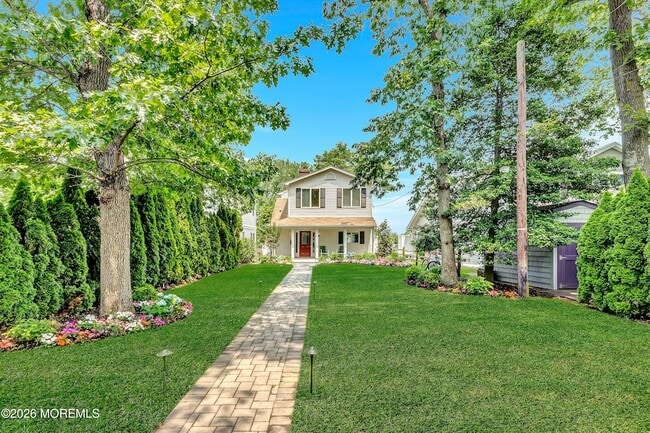 Photo - 637 Beacon Blvd