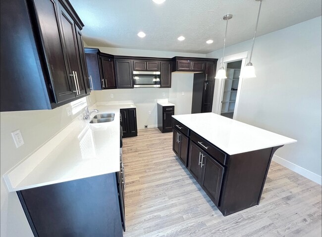 Photo - 4725 Gunsight Peak Dr