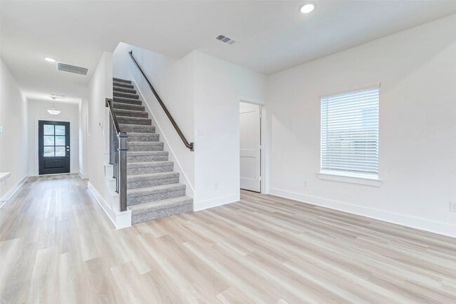 Building Photo - 21734 Persian Lk Dr Rental
