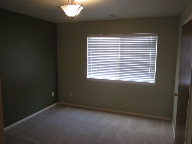 Photo - Beautiful 2 Bedroom, 1 Bathroom Condo by Horsetooth Reservoir in Fort Collins, CO Unidad E206