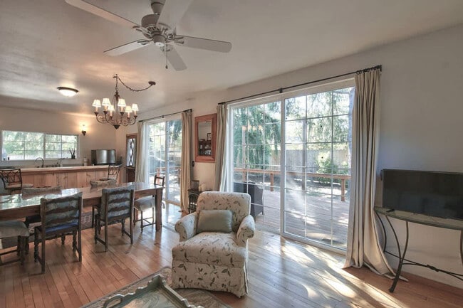 Photo - 925 SW Fleishauer Ln Unidad SI ID1550283P