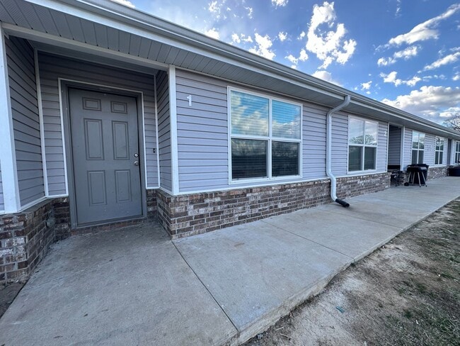 Building Photo - 325 Brook Ct Unit 325 Westbrook Ct 1
