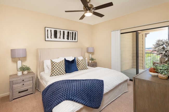 Las Colinas At Black Canyon