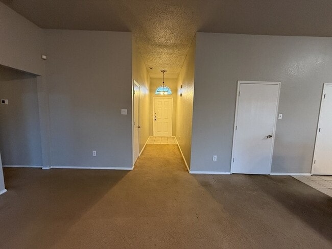 Photo - 7033 Snowy Owl St