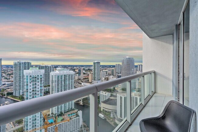 Photo - 631 Brickell Ave Unidad SI ID1353248P
