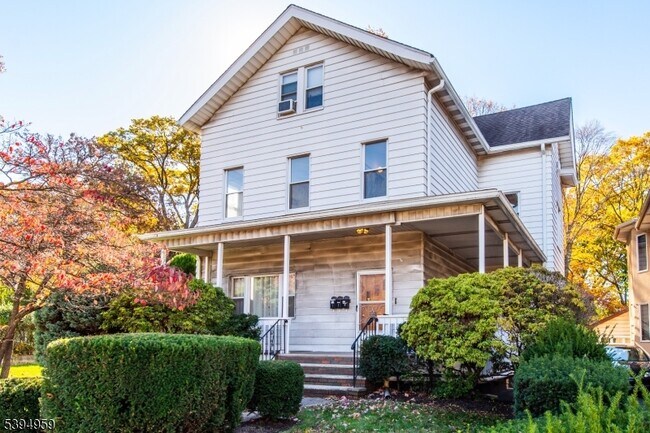 Building Photo - 182 Belleville Ave