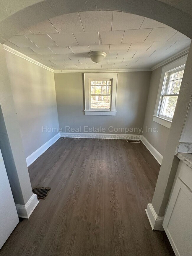 Photo - 4440 Lane St