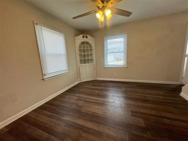 Photo - SUITABLE FOR FAMILY!