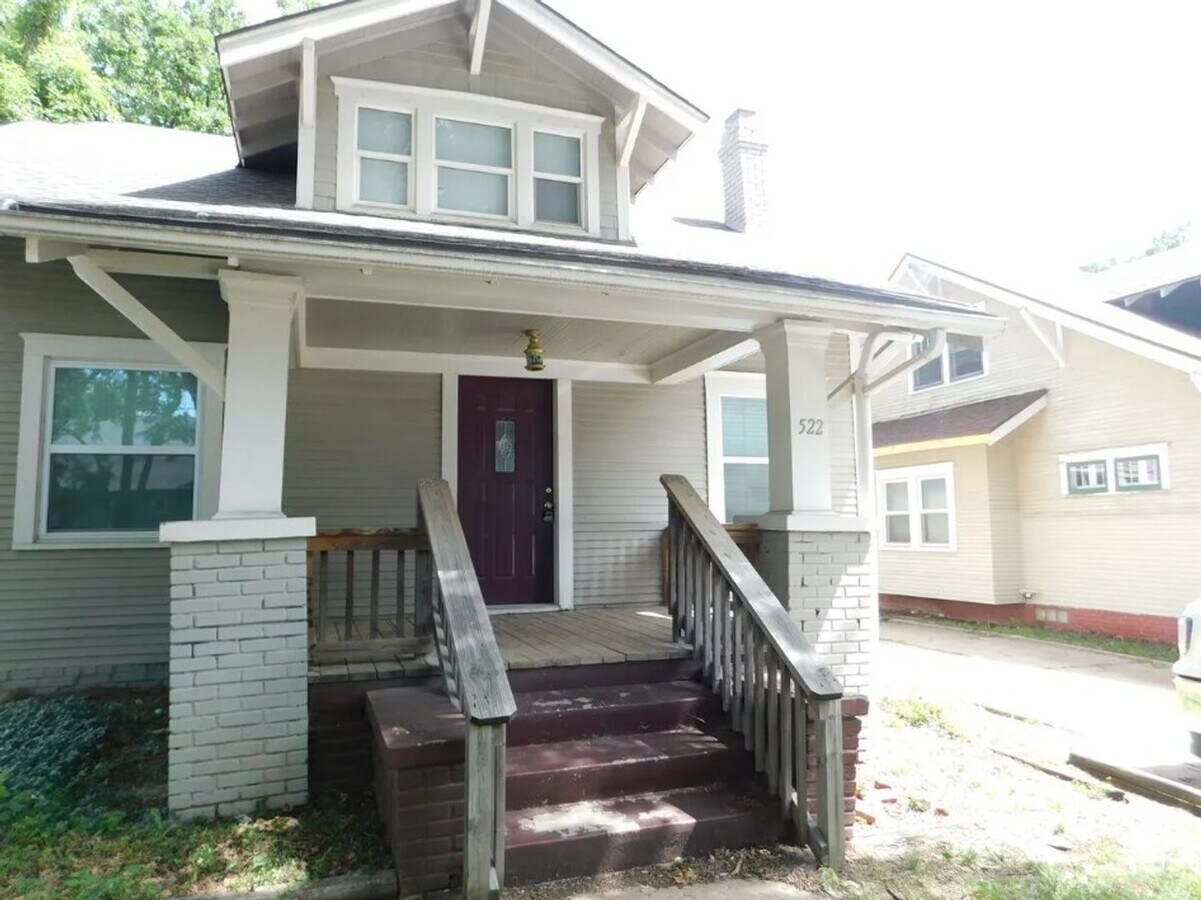 Photo - 522 W 4th Ave