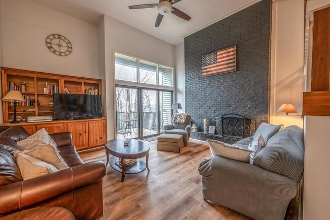 Photo - 1221 Baker Turn Unidad 1D