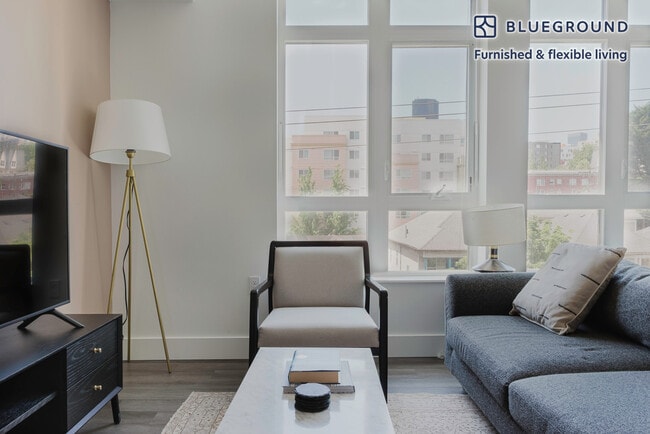 Photo - 104 12th Ave Unidad GO FL6-ID745