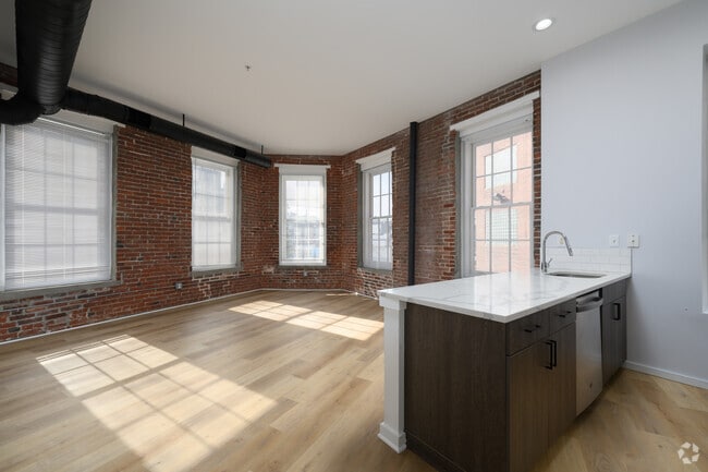 (Unit 4)2BR, 2BA - 1025SF Kitchen/Living Space