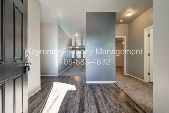 Photo - Gorgeous 4 Bed 2 Bath Home in Heart Of Mustang!!