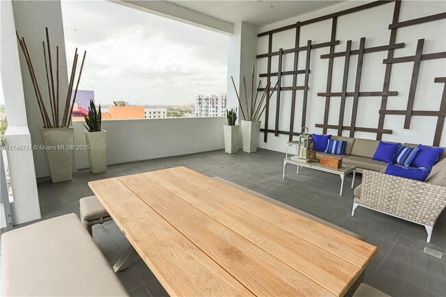 Photo - 117 SW 10th St Apartment Unit 1901
