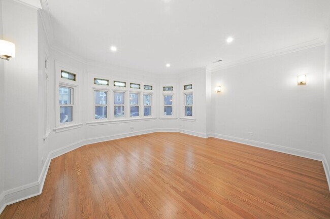 Photo - 2737 W Lunt Ave Unidad 1E