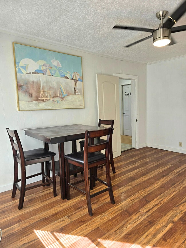 Photo - 315 Avenue J