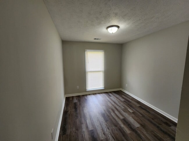 Photo - 3034 Lansing Ave