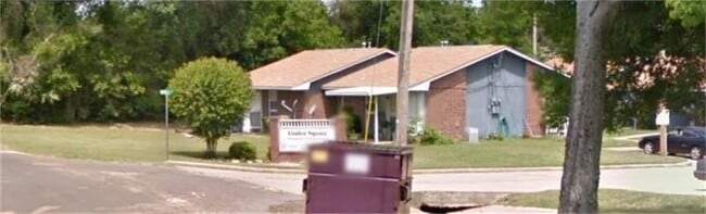 Photo - 700 W Broad St