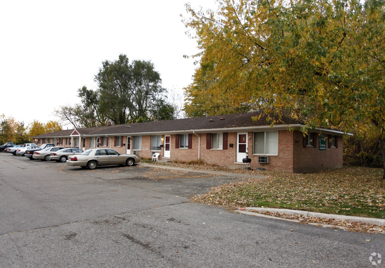 Primary Photo - 1180-1198 E Cross St Apartments