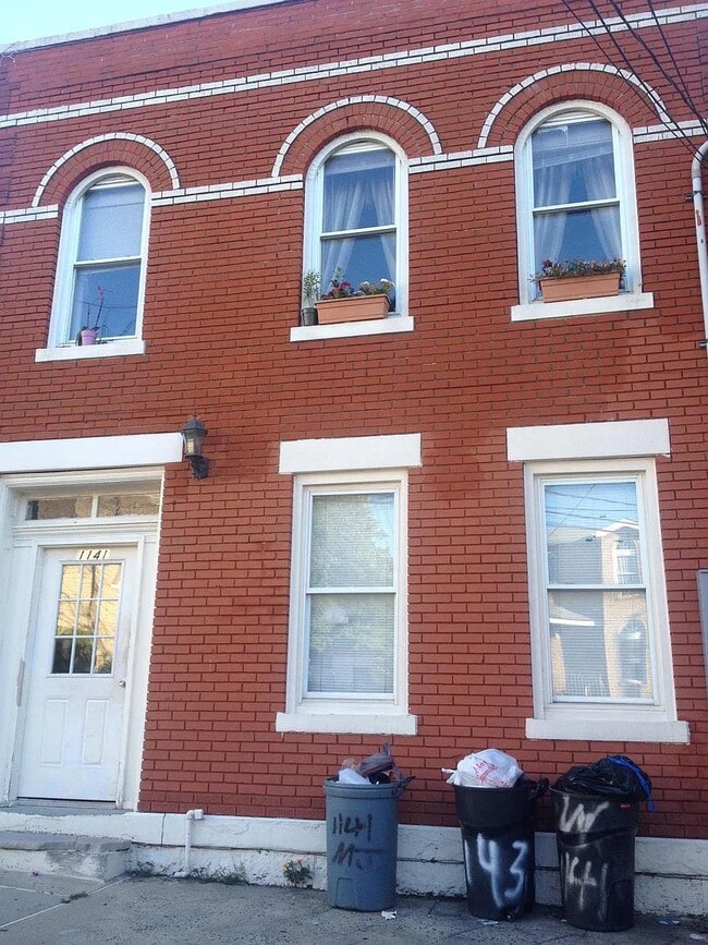 Building Photo - 1141 50th St Unit #1