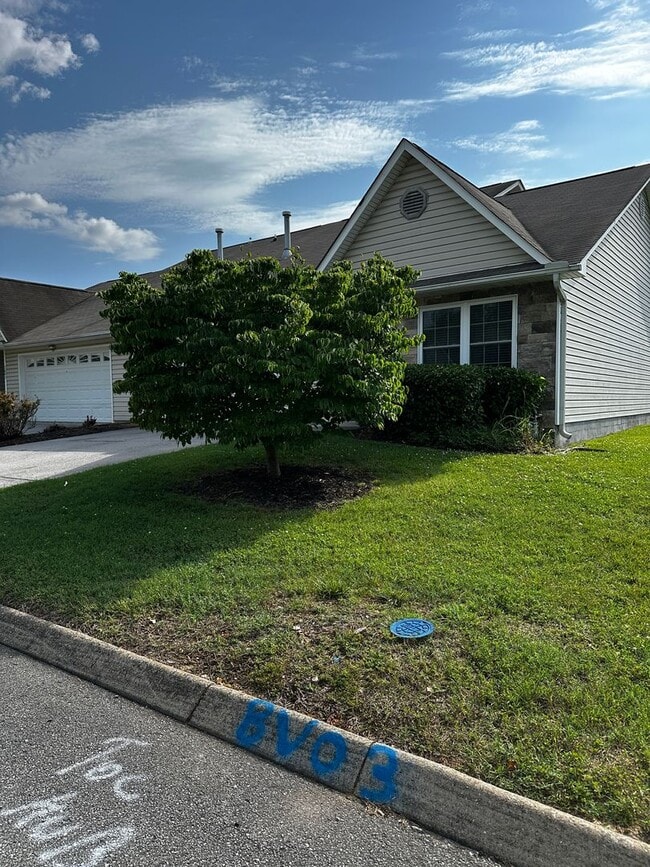 Photo - Knoxville 37914 - 3 bedroom, 2 bath home - Contact Regina Upshaw (865) 237-2369