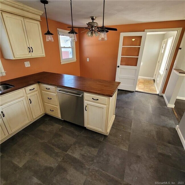 Photo - 189 Windsorville Rd