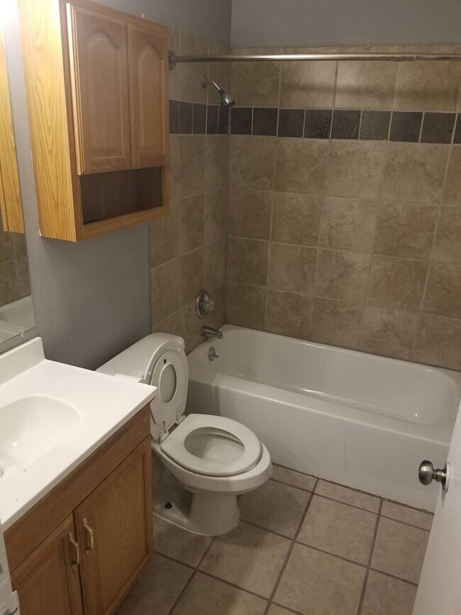 Photo - 8783 Yukon St