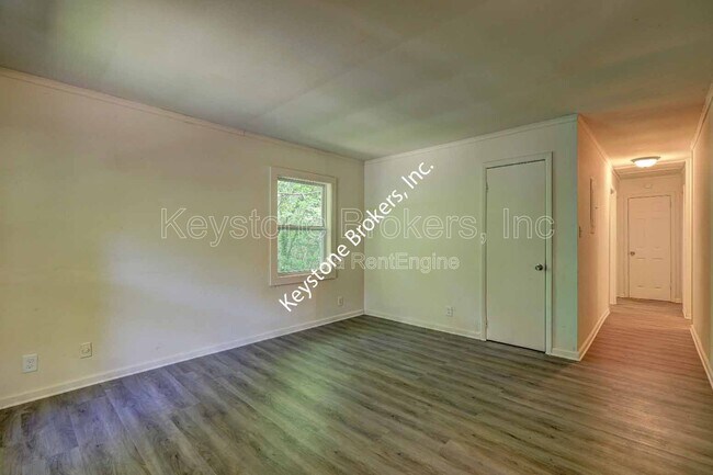 Photo - 1208 4th Ave W