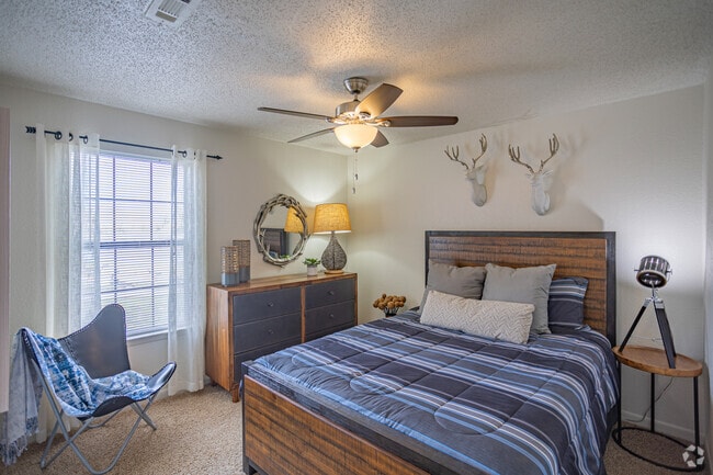 1BR, 1BA - 631SF - Bedroom