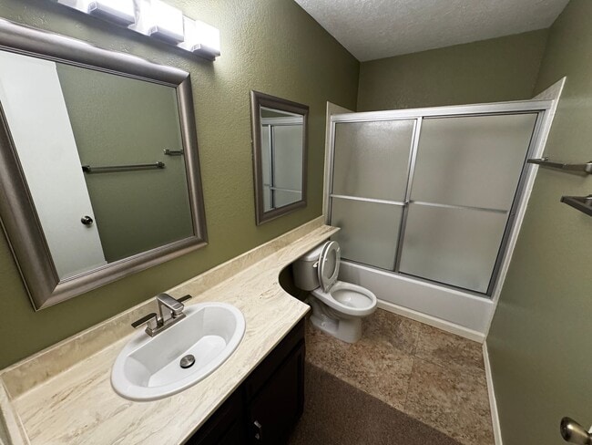 Photo - 3 Bedroom 2 bath plus loft and one car garage.