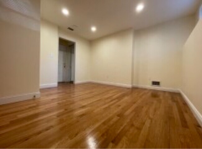 Photo - 1801 Beacon St