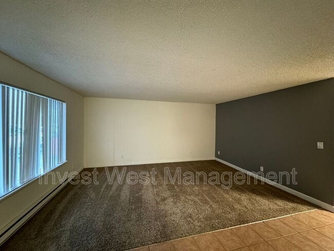 Photo - 944-933 33rd Ave Unidad 2