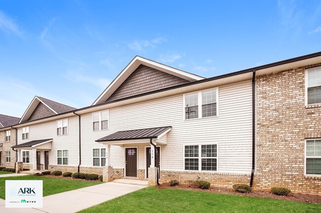 Photo - 114 Rowan St