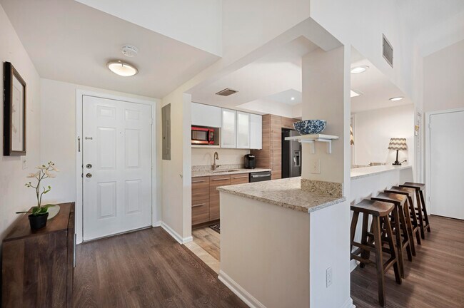 Photo - 11863 Wimbledon Cir Unit 542