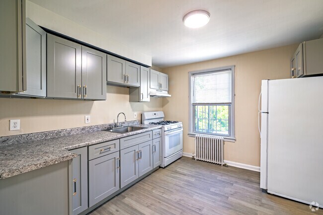 1BR, 1BA - Type A - 571SF - Kitchen & Dining Area