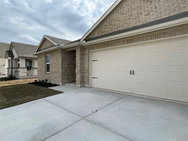 Photo - 404 Grasslands Trl