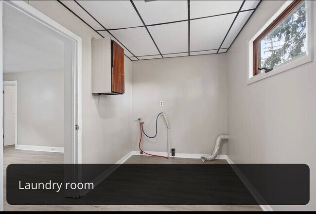 Photo - 1145 Lincoln Ave NW