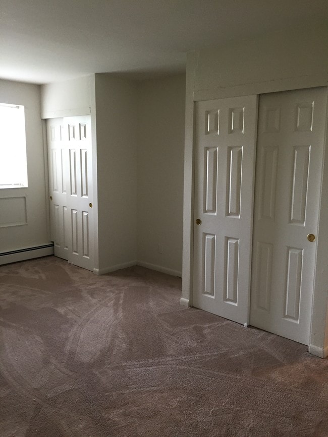 Master BR - 53 E Urner St