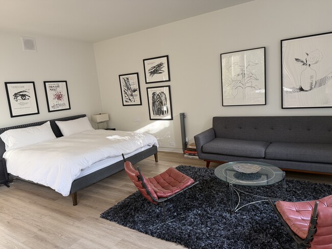 Photo - 910 Benedict Canyon Dr