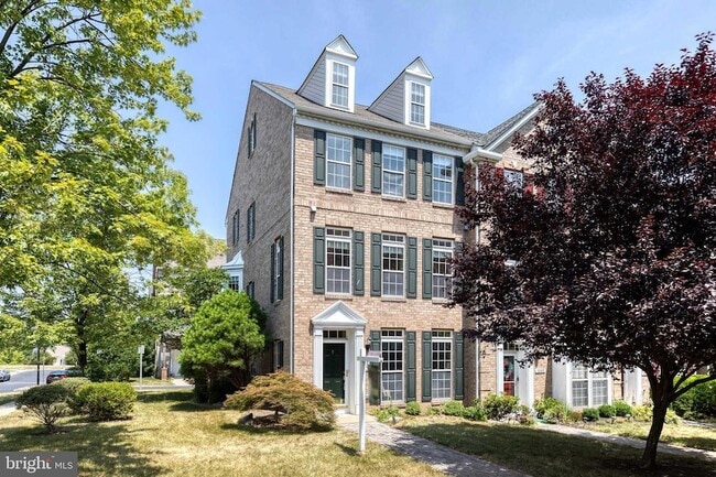 1503 Martock Ln