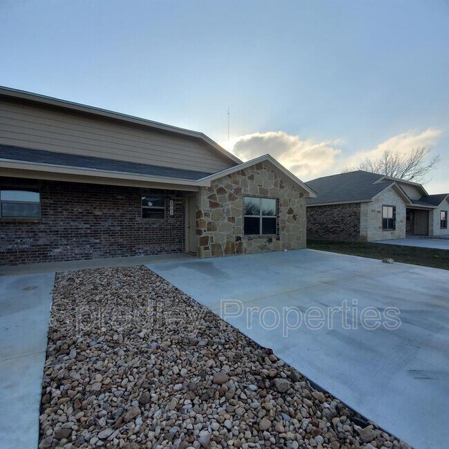 1005 Laila Ln Condo For Rent in Belton, TX