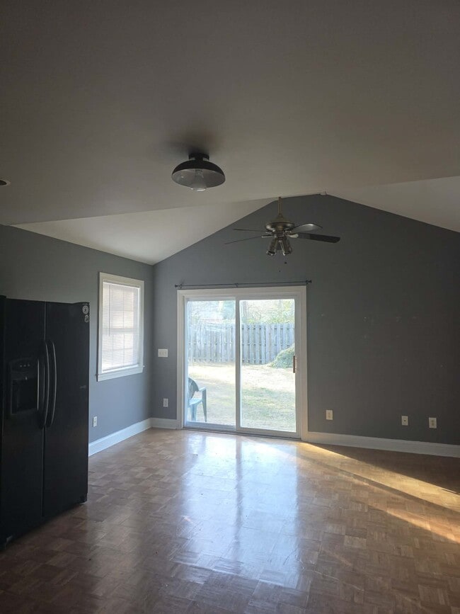 Photo - 107 Millhouse Rd