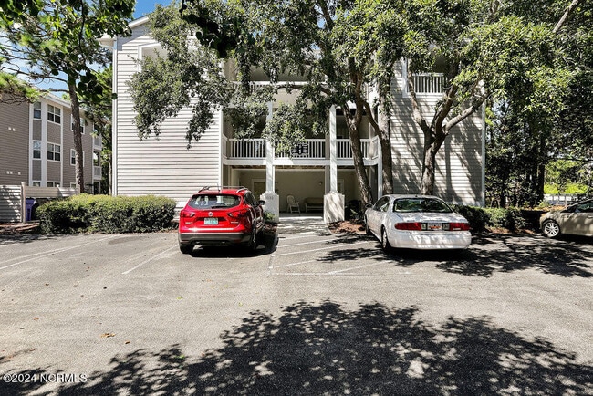 Building Photo - 3030 Marsh Winds Cir Unit 102